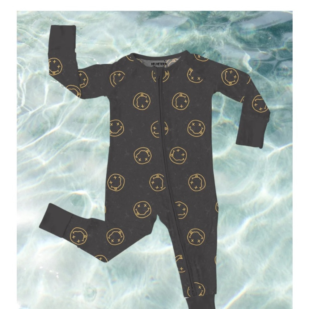 Bunny knots smiley pajamas